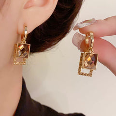 Bông Tai Khoen Chữ Nhật Đôi Màu Nâu Trà Đính Đá Trời Trang