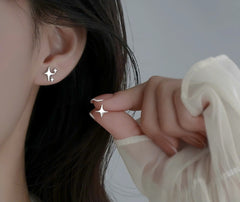 Bông Tai Bất Đối Xứng Sao Băng Hợp kim 2 Màu Sát Tai