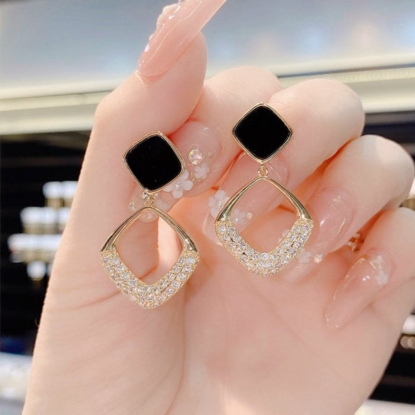 Bông Tai Tòn Teng Hình Thoi Đôi Đính Đá Trắng Phối Hình Thoi Đen Siêu Xinh