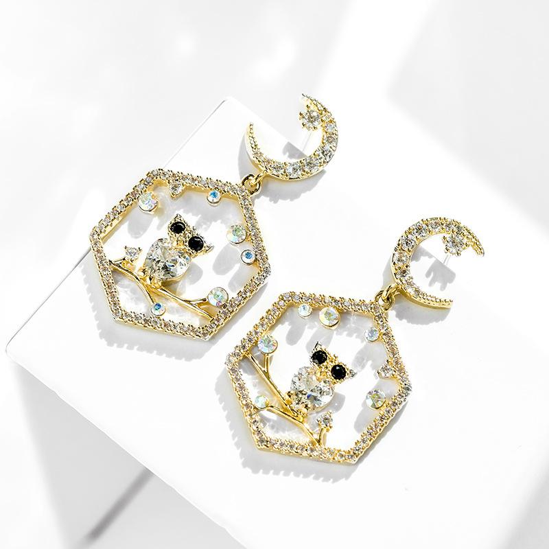 Bông Tai Trăng Vàng Lục Giác Owl