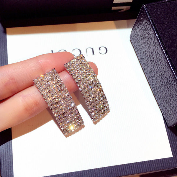 Bông tai sát tai hình chữ nhật đính đá