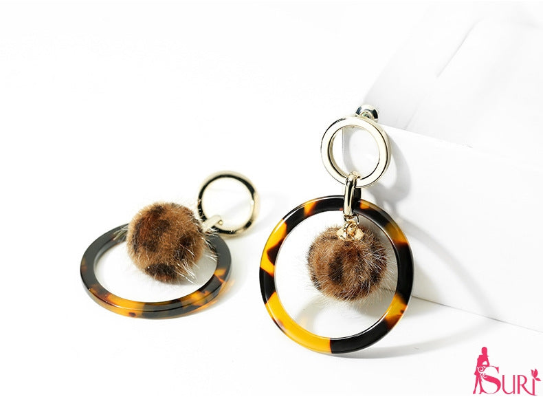 Bông tai khoen lông beo