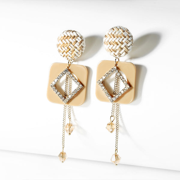 Bông Tai Tòn Teng Hình Thoi Màu Kem Đính Đá