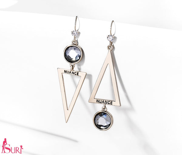 Bông tai tam giác bất đối xứng đá đen