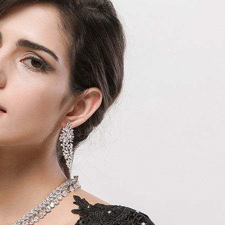 Bông tai đá dự tiệc sang trọng