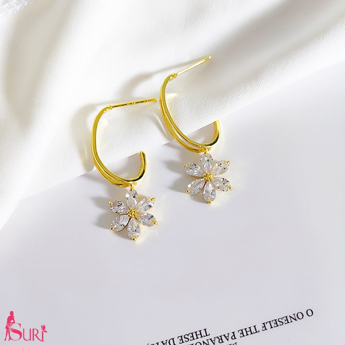 Bông Tai Khoen Vàng Hoa 6 Cánh Đá Trắng