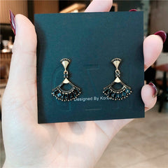 Bông Tai Tòn Teng Rẻ Quạt Đá Trắng 6 Hạt