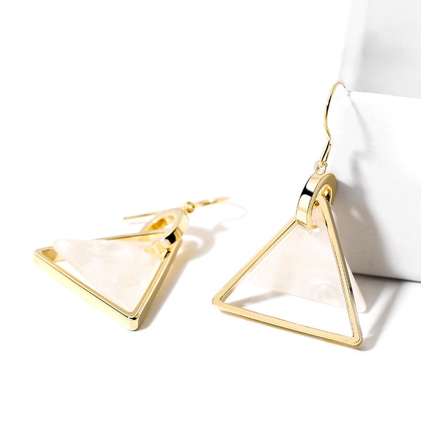 Bông Tai Tam Giác Xà Cừ Viền Vàng Dạng Móc