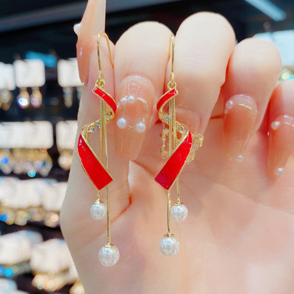 Bông Tai Tòn Teng Uốn Đỏ Tua Rua Ngọc Trai Dáng Móc