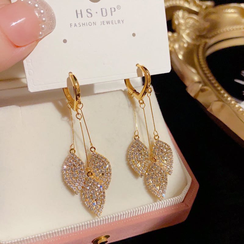 Bông Tai Khoen Tòn Teng Lá Rơi Đính Đá Trắng