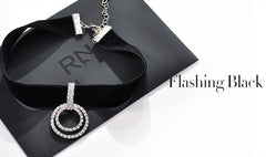 Vòng cổ choker đính đá sang trọng
