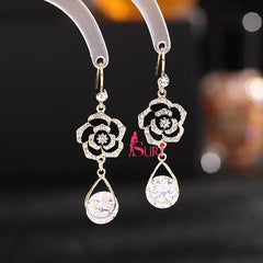 Bông Tai Tòn Teng Hoa Hồng Đen Phối Đá Tròn Sáng Dạng Móc