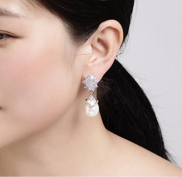 Bông tai ngọc trai giọt nước đính đá