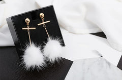 Bông tai tòn teng thánh giá lông thú