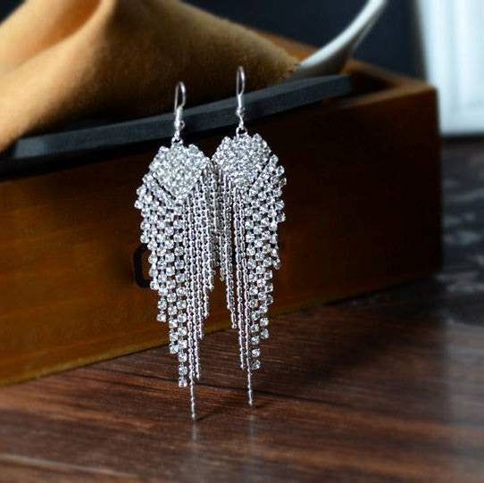 Bông tai tòn teng nữ tính sang trọng