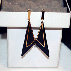 Bông tai tòn teng tam giác