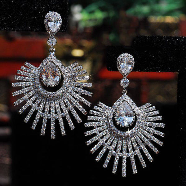 Bông tai tua rua đá hình quạt