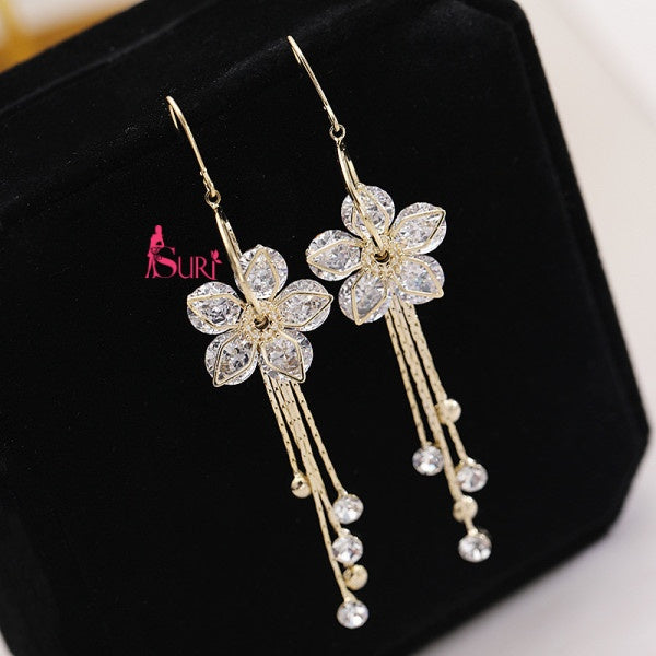 Bông Tai Tòn Teng Khoen Hoa Đào Tua Rua Đính Đá Sáng Dạng Móc