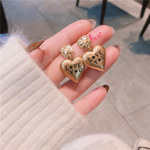 Bông Tai Hình Vuông Trái Tim Vàng In Chữ Love You