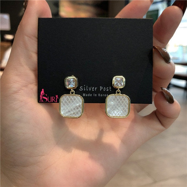 Bông Tai Tòn Teng 2 Hình Vuông Đá Sọc Caro Trắng Siêu Xinh