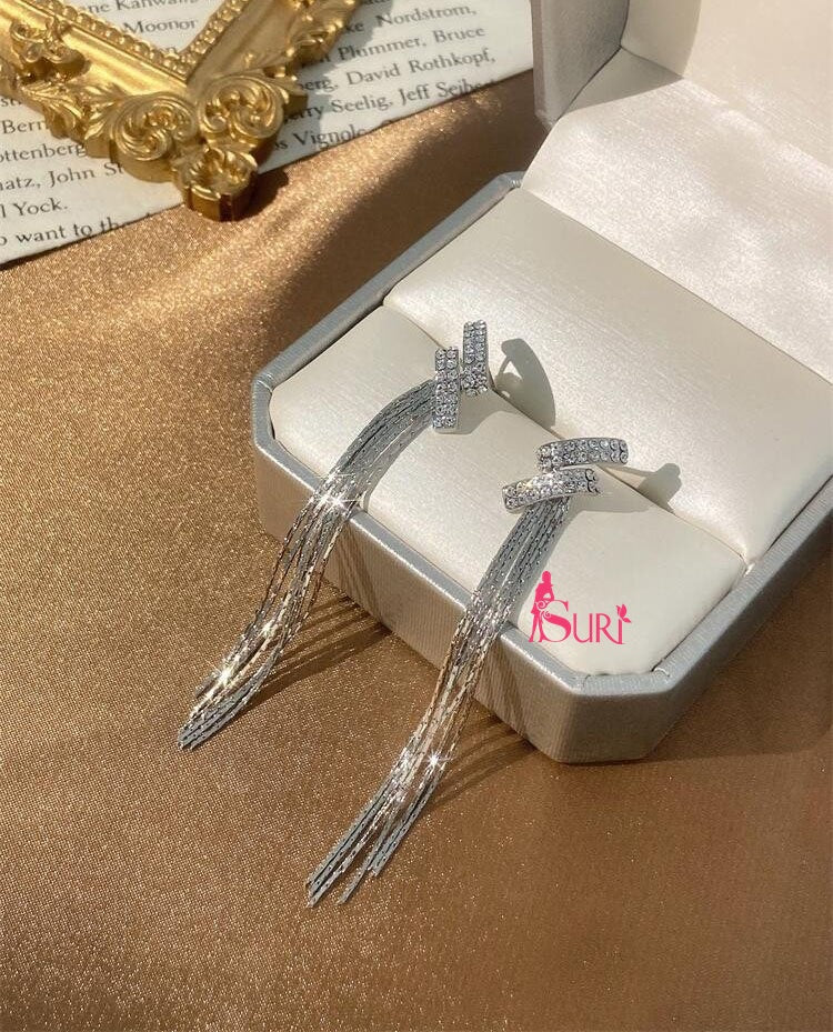 Bông Tai Tòn Teng 2 Hàng Đá Trắng Phối Tua Rua Dáng Dài Sang Chảnh