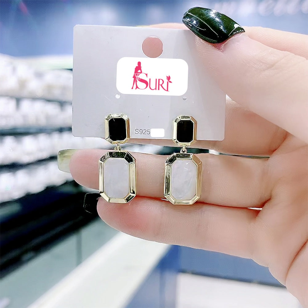 Bông Tai Tòn Teng Đính Đá 2 Màu Hình Chữ Nhật Trắng Đen Viền Vàng Cao Cấp