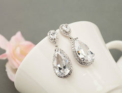 Bông tai tòn teng giọt nước