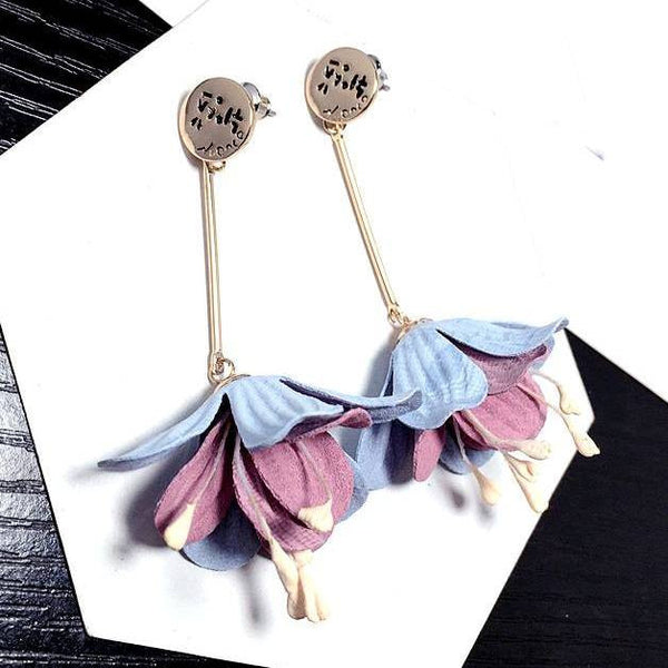 Bông tai tòn teng hoa ly