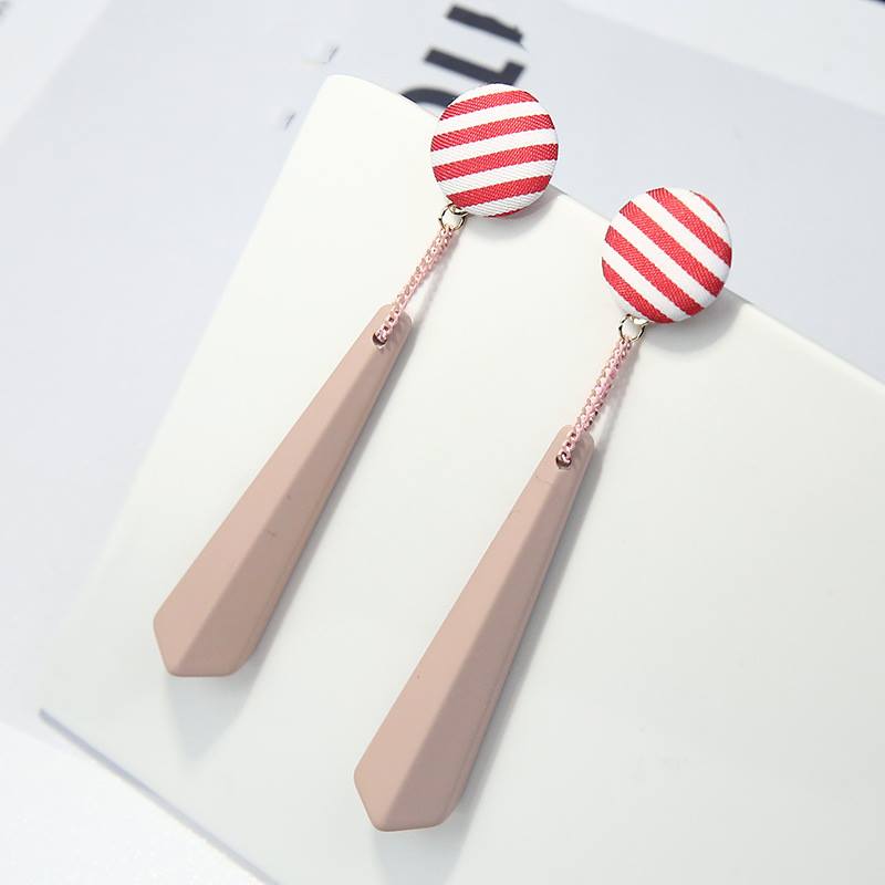 Bông tai tòn teng hình học giả gỗ