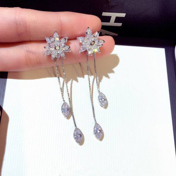 Bông Tai Tòn Teng Hoa Đá Trắng Hai Sợi