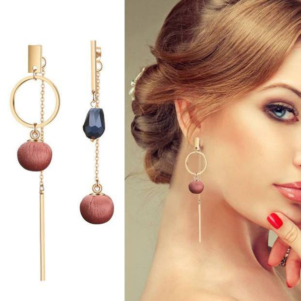 Bông tai tòn teng bất đối xứng hạt nhung hồng