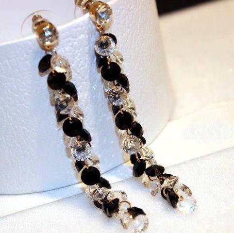 Bông tai tòn teng dài đính kim cương