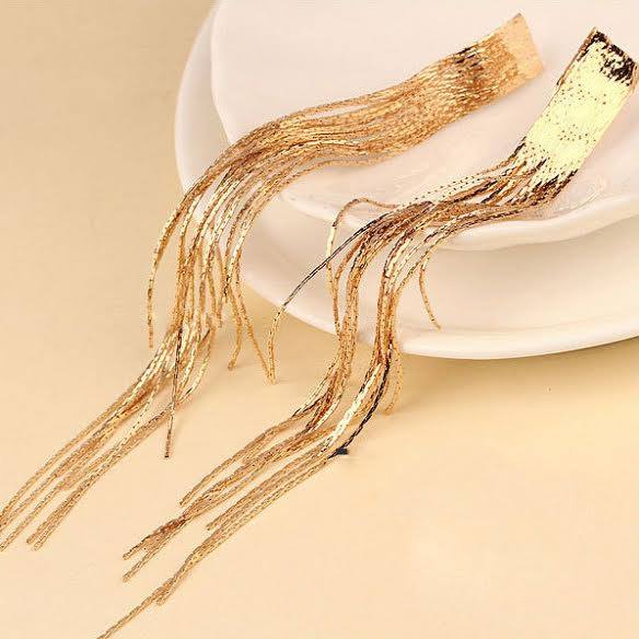 Bông tai tòn teng phom dài cho nàng dự tiệc