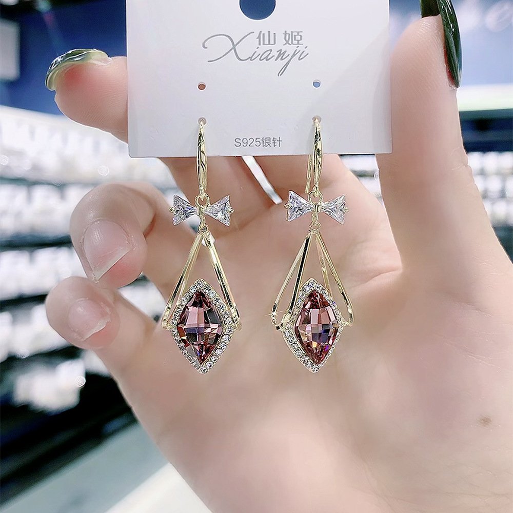 Bông Tai Tòn Teng Nơ Đá Trắng Phối Hình Thoi Đá Tím Viền Đá Trắng Dạng Móc