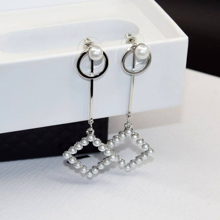 Bông tai tòn teng ngọc trai hình thoi