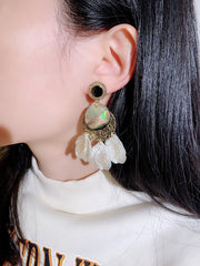 Bông tai Tòn Teng Khoen Cổ Điển Phối Xà Cừ Cánh Hoa Trắng