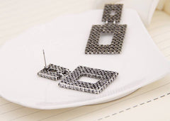 Bông tai tòn teng bản vuông