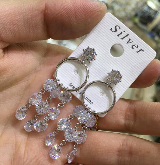 Bông tai tòn teng kim cương