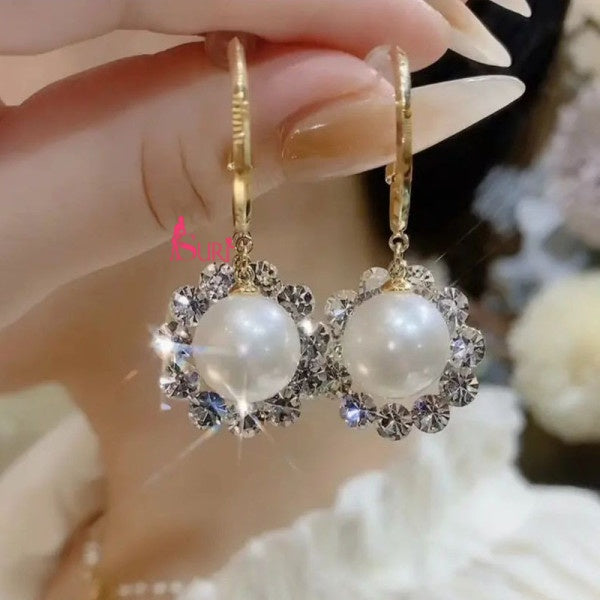 Bông Tai Khoen Khuyết Hạt Trai Viền Hoa Đá Trắng