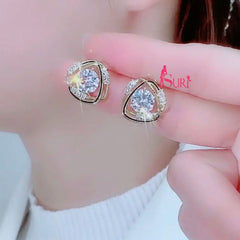 Bông Tai Hình Tam Giác Đính Đá Trắng Siêu Sáng Sát Tai