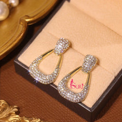 Bông Tai Tòn Teng Tam Giác Bo Cạnh Đính Đá Trắng Lạ Mắt