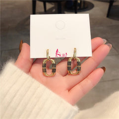 Bông Tai Tòn Teng Hình Chữ Nhật Vàng Bo Viền 2 Sọc Đính Đá Đen