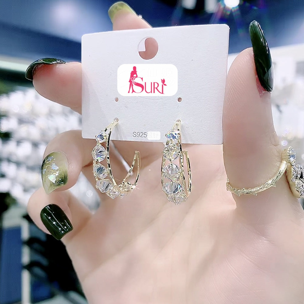 Bông Tai Khoen Khuyết Vàng Phối Hạt Đá Tròn Trắng Siêu Sáng