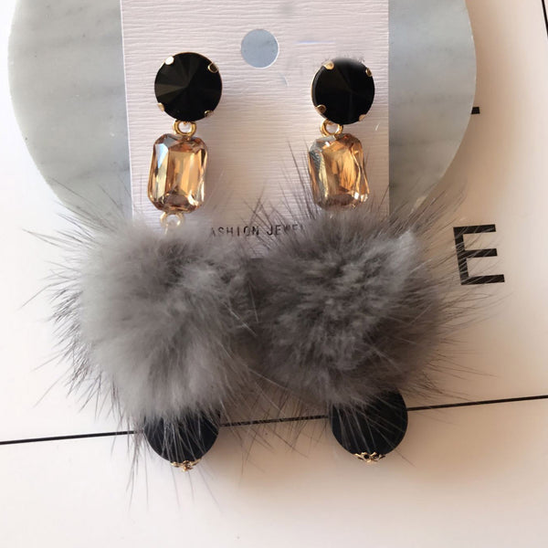 Bông Tai Lông Thú Xám