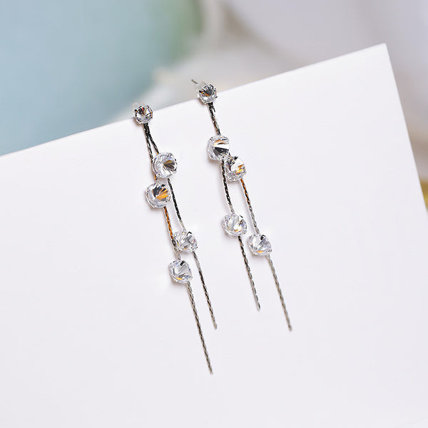 Bông tai tòn teng đính đá