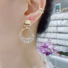 Bông Tai Tòn Teng Hình Tròn Phối Đá Trắng Dáng Khuyết