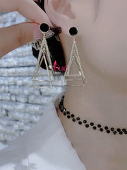 Bông Tai Tòn Teng Tam Giác Nhiều Tầng Đính Đá Trắng