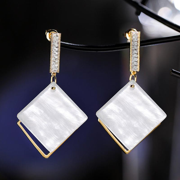 Bông Tai Tòn Teng Hình Thoi Trắng