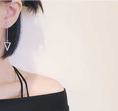 Bông tai đính đá hình mũi tên