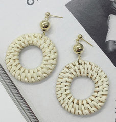 bông tai tròn lo thắt bím